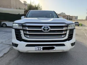 لاندكروز 2024 GXR ضمان ساز محرك تون تيربو مكفولة ماشيه 5 الاف ابيع جوه