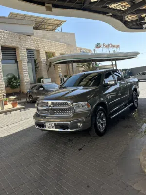 دودج لاريمي بنزين 5700 هيمي اصلي (اعلى فئة) فحص كامل ممشى قليل ((وارد شركه))