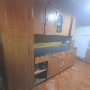 دولاب مطبخ وفراشات مع فرشة