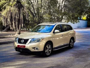 NISSAN PATHFINDER MODE 2013 SL FULL OPTION CAR FOR SALE