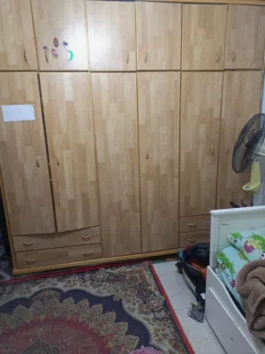 خزانة بحالة ممتازة