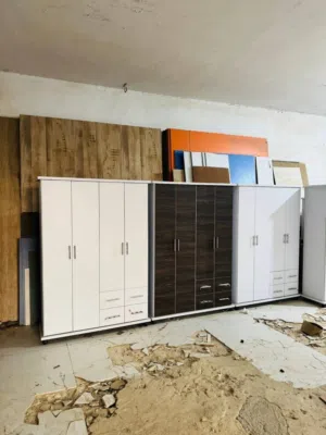 خزائن ملابس واصلة راكبة