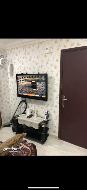 مشاركة سكن في غرفة ماستر بحمام خاص مع شخص آخر في الغرفة