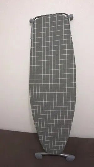 طاوله كي ملابس