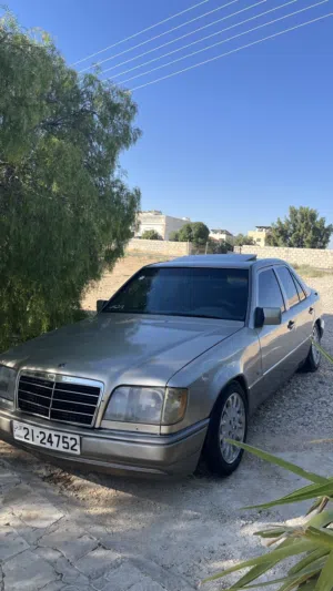 مرسيدس بطه 1995 للبيع