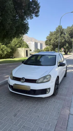 للبيع او للبدل جولف GTI