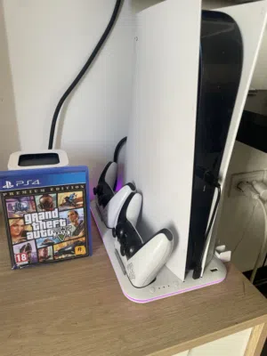 بلايستيشن فايف fat disk edition تأتي مع أيادي 2 و Rgb and cooling ps5 stand وCD GTAV