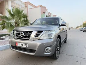 نيسان بترول تيتانيوم LE V8 ،خليجي موديل 2017، صبغة وكالة، وبحالة الوكالة كامل، قمه في النظافه.
