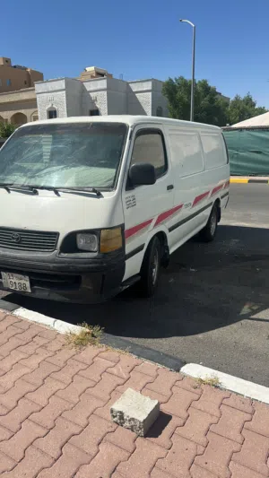 باص تويوتا