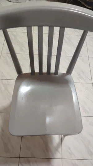 كراسي حديد