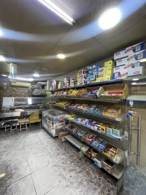 كافتيريا ومطعم للبيع