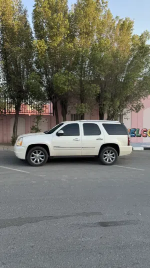 Used GMC Yukon in Farwaniya