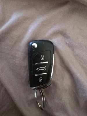 مفتاح ريموت يدعم جميع السيارات