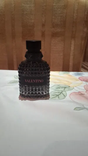 Valentino Born In Roma Real full bottle 50ml Eau De Parfum 50 ml of liquid very amazing scent