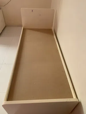 سرير اطفال