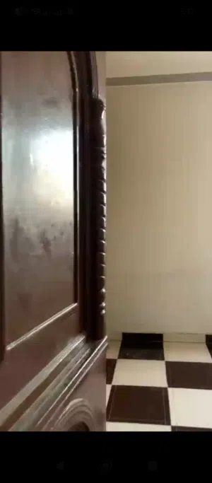 شقه للايجار فاضيه برج واسانسير مطلوب 3000