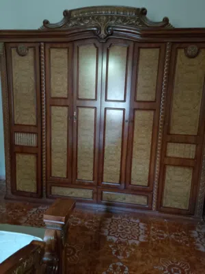 غرفة نوم مع دوشك طبي