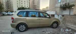 Used Kia Carnival in Hawally