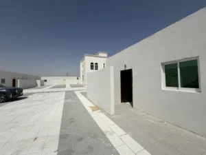 150 m2 2 Bedrooms Apartments for Rent in Abu Dhabi Madinat Zayed