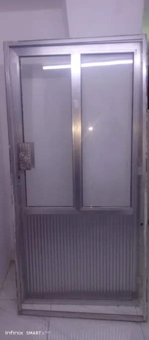 باب المنيوم ثقيل بحال الوكاله للبيع