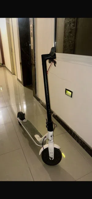 سكوتر كهربائي نضيف للبيع