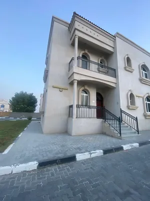 230 m2 5 Bedrooms Villa for Rent in Abu Dhabi Khalifa City