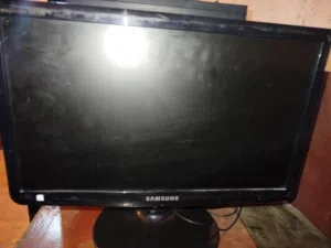 شاشات كمبيوتر للبيع 19 بوصه باسعار مغرية