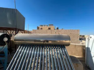 سخان شمسي 20 أنبوب ماركة شمس الضحى بحالة جيدة جدا