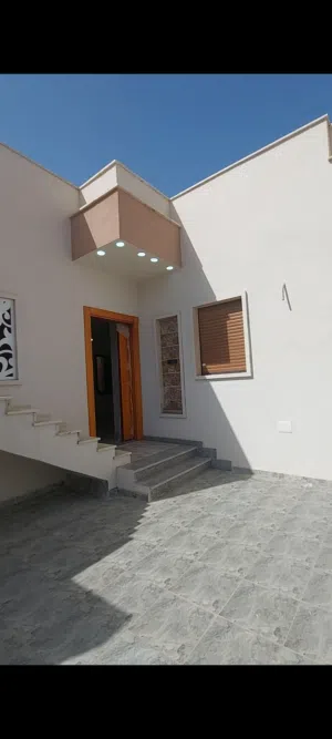 145 m2 3 Bedrooms Villa for Sale in Tripoli Ain Zara