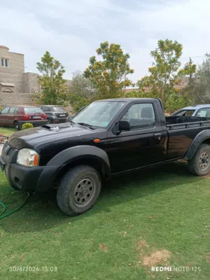نيسان np300 موديل محرك ديزل  2010محرك نافطه