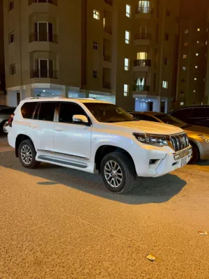 برادو vx أعلى درجة سيارة نظيفة وجديدة حماية كاملة