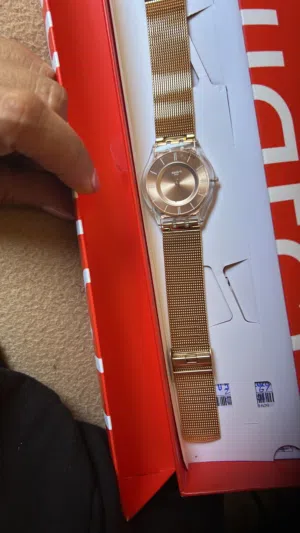 ساعه swatch goldrose جديده