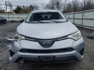 2018 TOYOTA RAV4, LE
