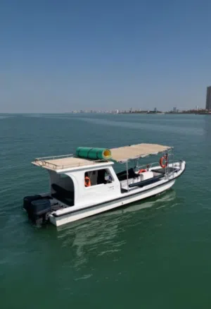 ايجار طراد رحلات جزر حداق العاب ماءيه طراد مجهز بي كل أجهزت الامن والسلامه