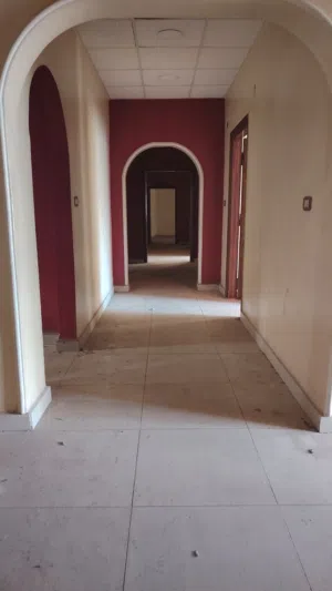 طابق كامل للايجار مساحة 290 طبربور الشارع الرئيسي