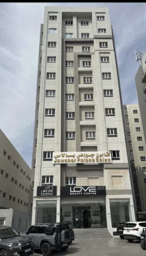 شقه غرفتين وصاله وحمامين ومطبخ