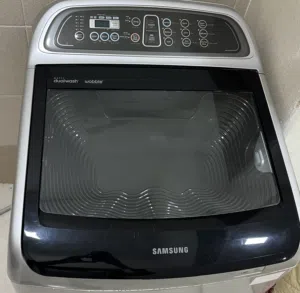 للبيع غسالة سامسونج تحميل علوي بحالة جيدة