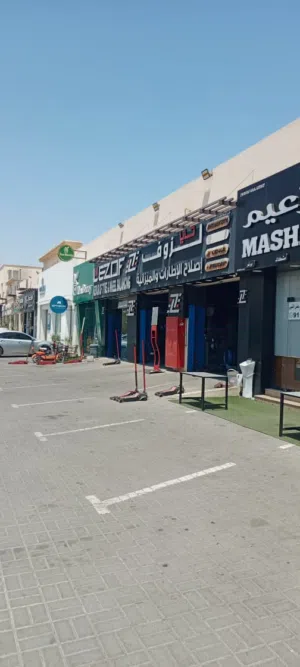 فرصه استثماريه لا تعوض في الحيل علي الشارع الرائيسي السلطان قابوس