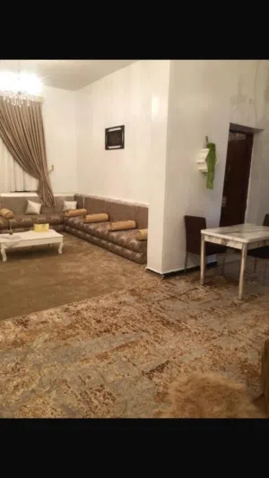شقة للبيع وسط بن عاشور عالرئيسي