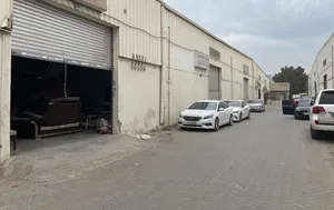 9000 ft² . Landlord3