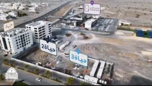 فرصة شقة للبيع في موقع مميز جداً المعبيلة مقابل مسقط مول