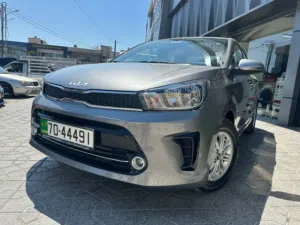 Sedan Kia in Amman