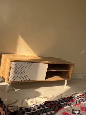 طاوله شاشه نظيغه جدا جدا