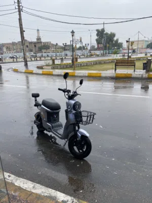 دراجه R9 للبيع بيه سوالف بسيطه