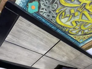 غرفة نوم من الخليج خشب ثقيل