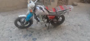 دراجه ناريه نوع الامير مستخدم نضيف فيه صوت في الكرين فقط و دعسه الراكب ملحمه المتر شغال وعبر