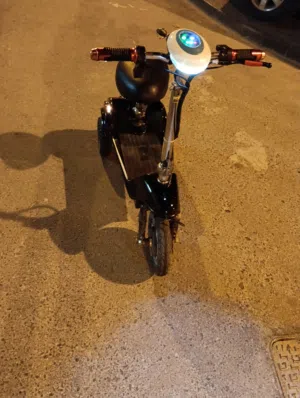 للبيع سكوتر بحاله جيده جدا البتاري جديده