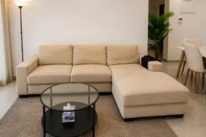 L-shape sofa couch in excellent condition للبيع كنبه نظيفه