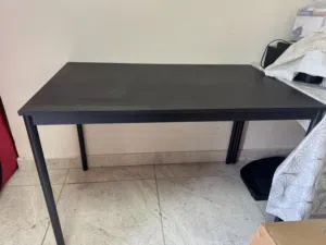 طاوله من ايكيا
