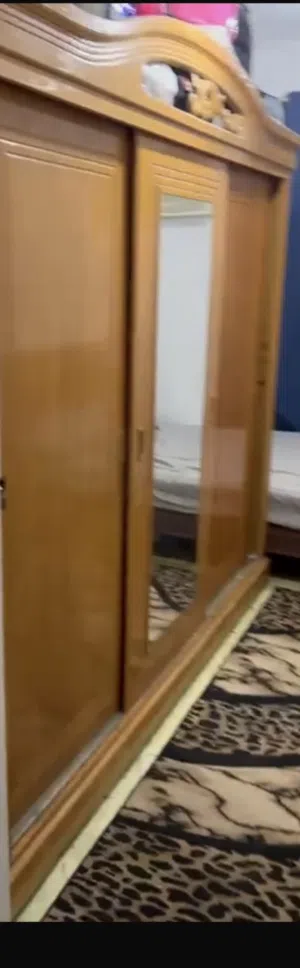 دولاب جرار كبير للبيع بحالة جيده ب 25 دينار